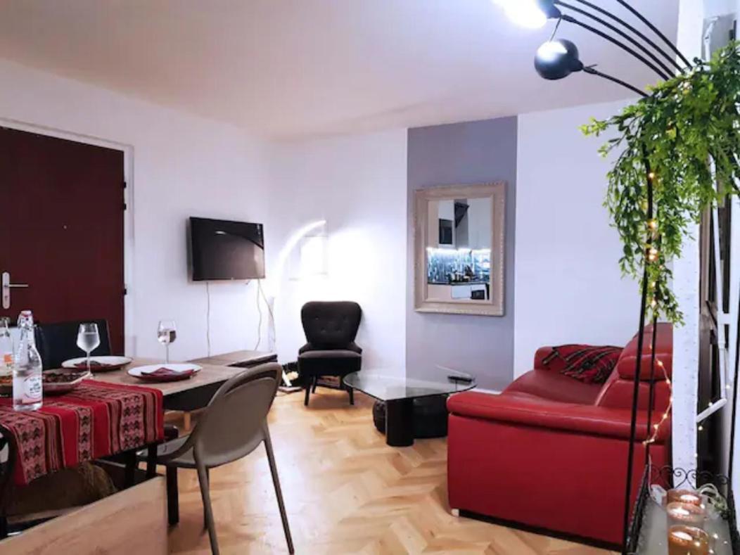 Pretty And Neat Bedroom In My Cosy Appartment. Puteaux Eksteriør bilde